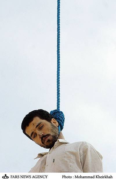 إعدام سفاح .......     