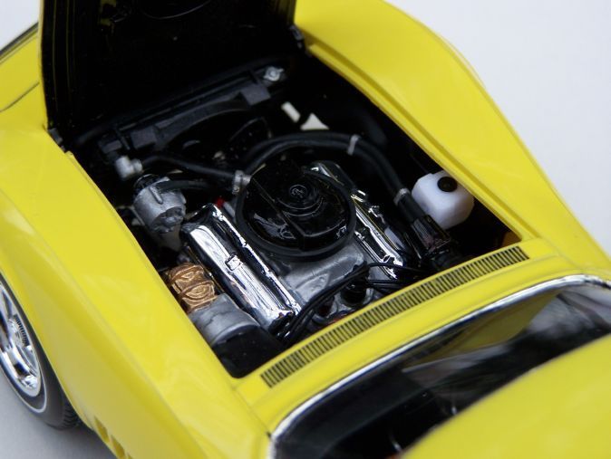 Revell%201968%20Corvette%20Roadster%20L8