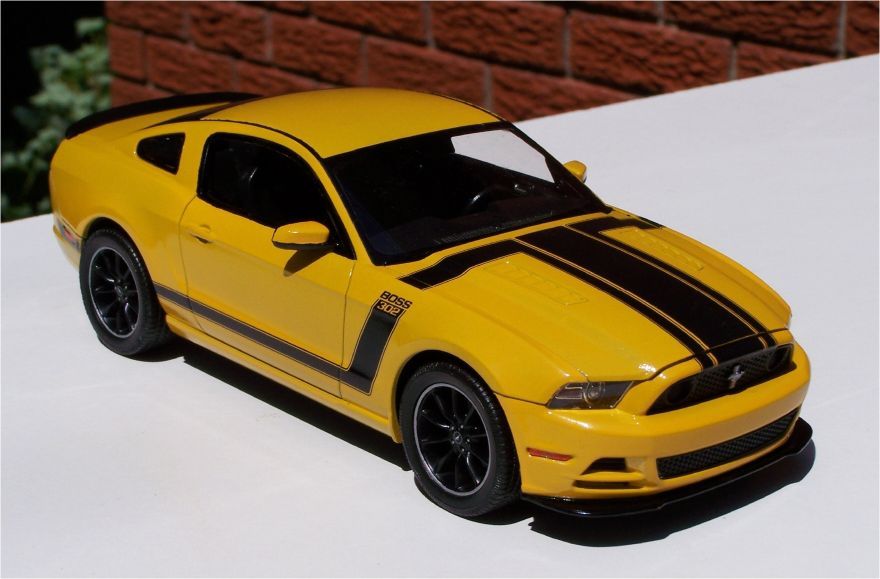 Revell2013MustangBoss302a_zps0262ee7b.jp