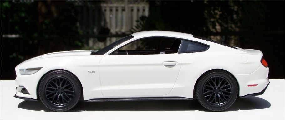 Revell2015MustangGTc_zps9ff65a2e.jpg