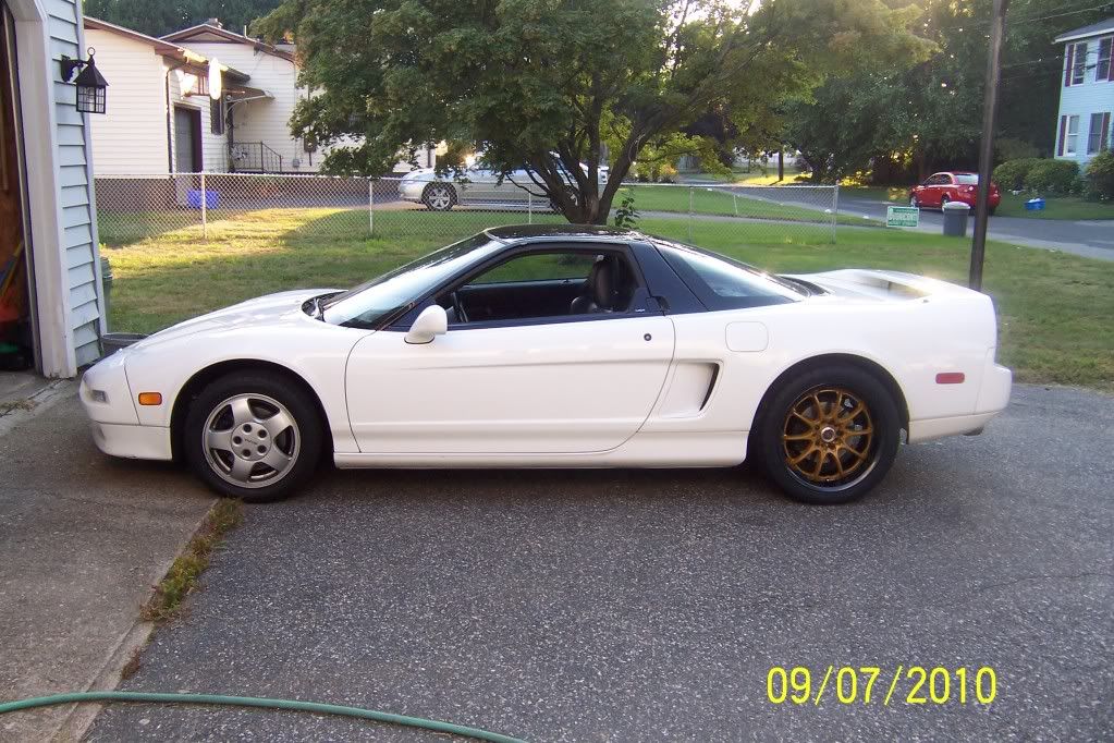 http://i27.photobucket.com/albums/c169/hybrdthry911/NSX/100_0621.jpg