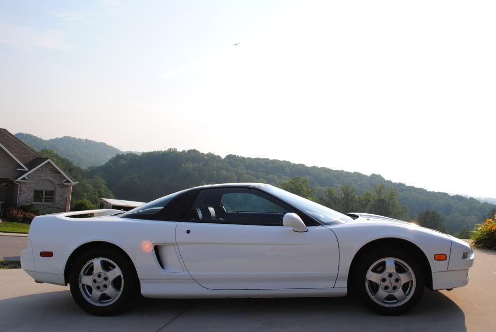 http://i27.photobucket.com/albums/c169/hybrdthry911/NSX/DSC_0697.jpg