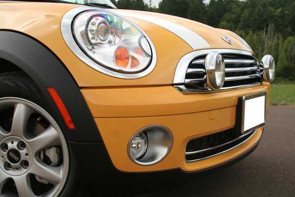 http://i27.photobucket.com/albums/c170/lugarrto/MiniDrivingLightChrome.jpg