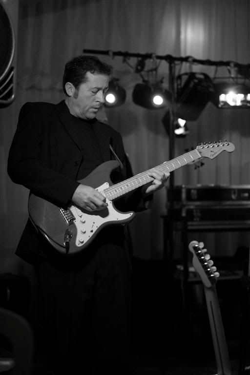 IMAGE: http://i27.photobucket.com/albums/c170/tj289/IMG_0436Large.jpg