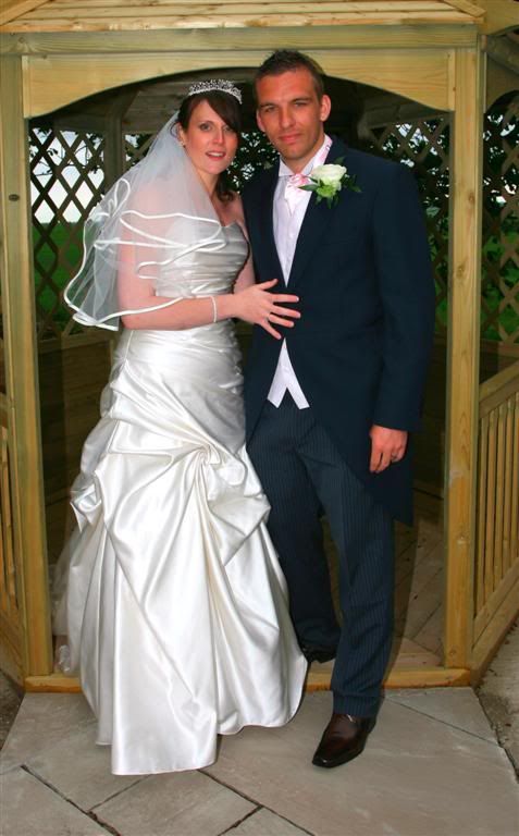 IMAGE: http://i27.photobucket.com/albums/c170/tj289/Wedding%20at%20Wellington%20Barn/DaveKellyWedding344Large.jpg