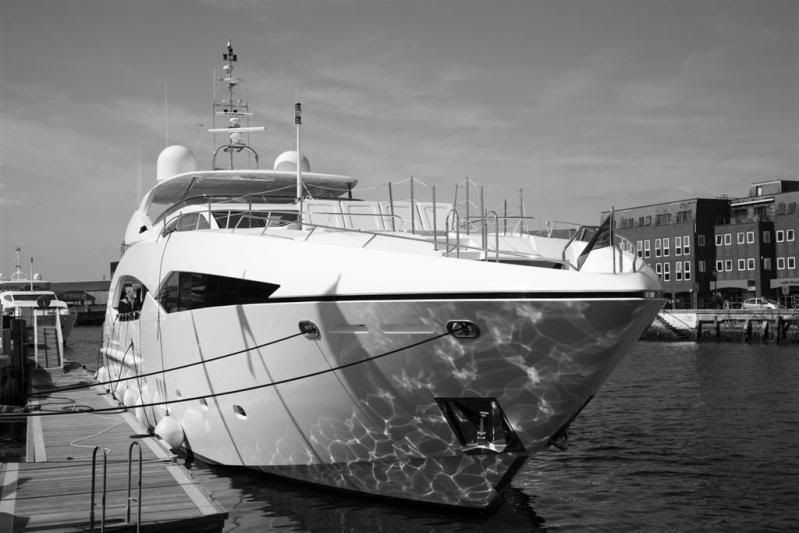 IMAGE: http://i27.photobucket.com/albums/c170/tj289/pred130Large.jpg