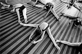 Image hotlink - 'http://i27.photobucket.com/albums/c172/huang_kewen/untitled-3.jpg'