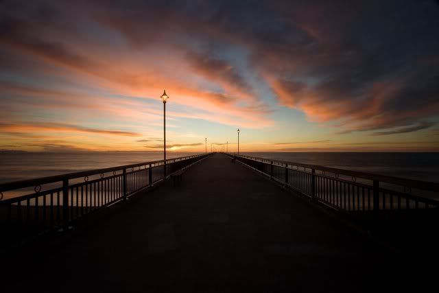 IMAGE: http://i27.photobucket.com/albums/c172/robdickinson/workcomp/pieratdawn.jpg