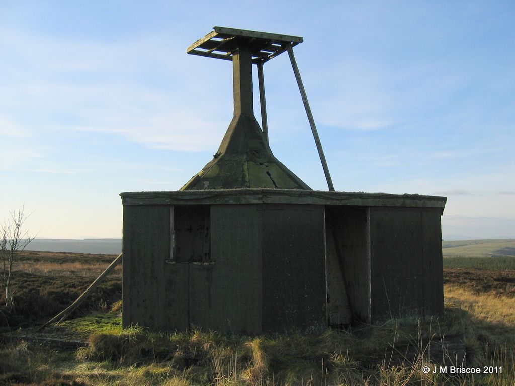http://i27.photobucket.com/albums/c175/landyboy/Raf%20DF%20hut%20tower/raf%20df%20hut%20tower%20examples/6171408611_05e8c147c0_o_zpsyqgj5a0k.jpg