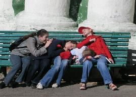 http://i27.photobucket.com/albums/c182/a9a/12.jpg