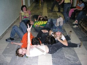 http://i27.photobucket.com/albums/c182/a9a/Team4.jpg