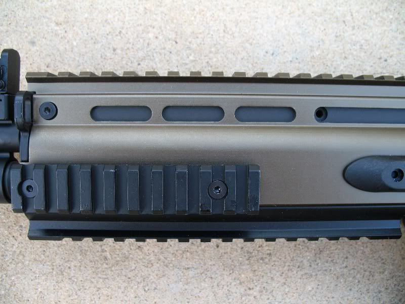 http://i27.photobucket.com/albums/c186/Captain_Kev/SCARreview025.jpg