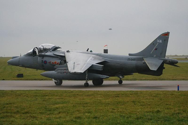 http://i27.photobucket.com/albums/c186/jonf45/cottesmore/zd347harriergr9cott151210-3.jpg