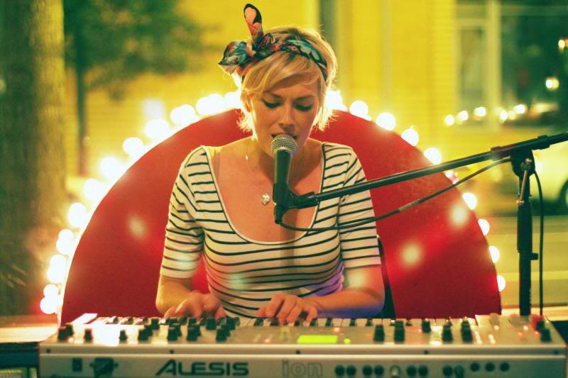 photo Gwenno-Saunders-plays_zps16cb99f3.jpg