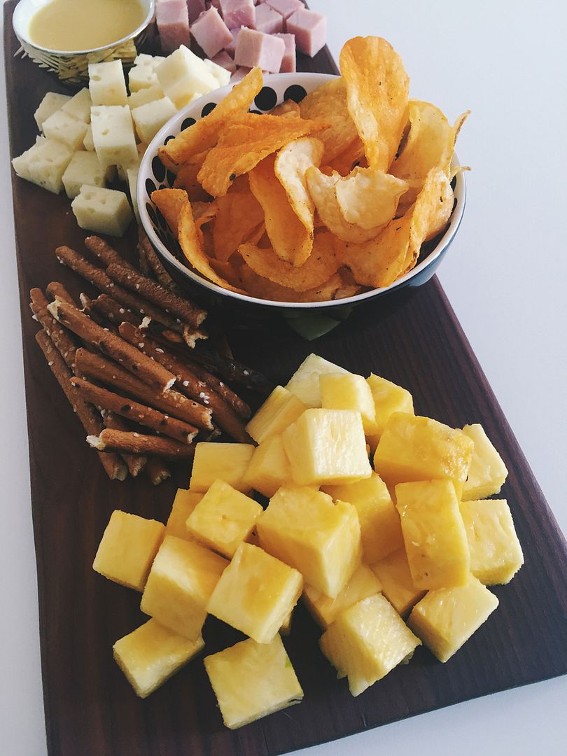 photo brookecourtney_snacktrayhawaiian-3.jpg