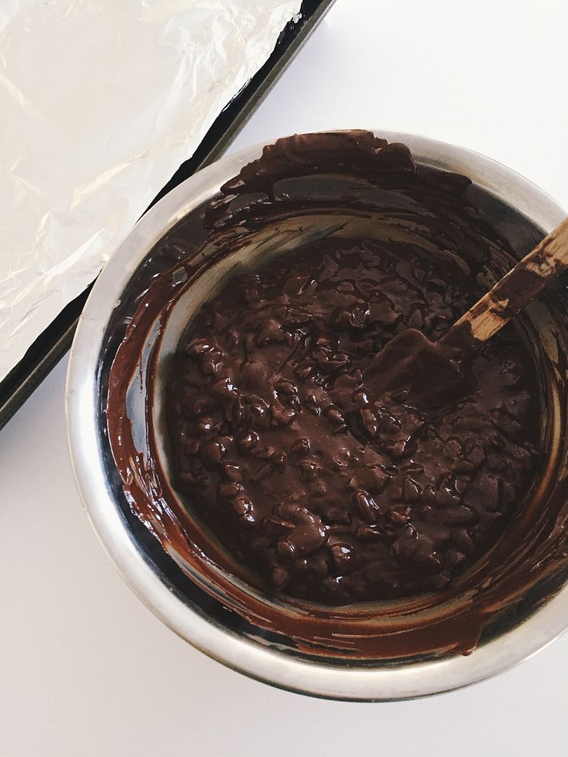 photo brookecourtney_darkchocolatealmondbark-5.jpg
