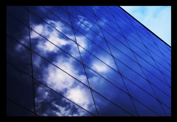 IMAGE: http://i27.photobucket.com/albums/c192/jayson_ang2/Abstract%20and%20Still%20Life/c9cf0a00.jpg