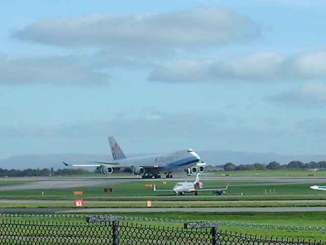 http://i27.photobucket.com/albums/c199/phillipflynn/Manchesterairportpics29thoctober-15.jpg