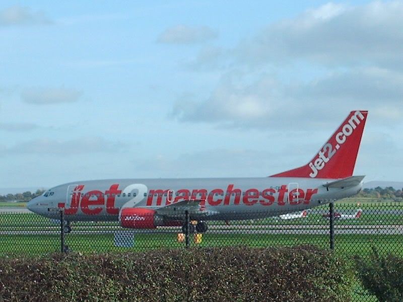 http://i27.photobucket.com/albums/c199/phillipflynn/Manchesterairportpics29thoctober-20.jpg