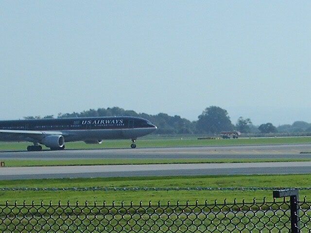 http://i27.photobucket.com/albums/c199/phillipflynn/manairport10thsep001.jpg