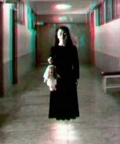  photo posesedgirlwithdoll.jpg